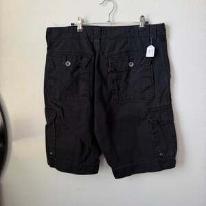 Vintage y2k Levi's black cotton cargo shorts size 36